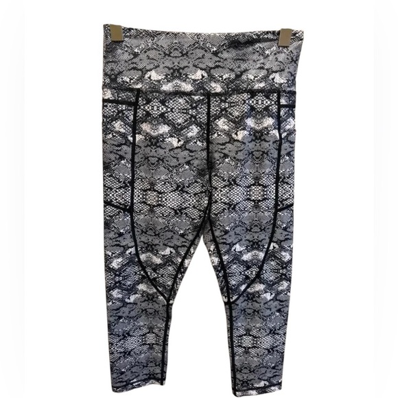 Zyia Active Black & White Leggings Sz 6-8 - Picture 1 of 6